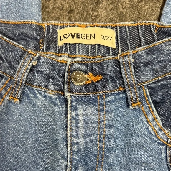 LoveGEN Women's Two-Tone Straight Leg Jeans - Picture 5 of 9